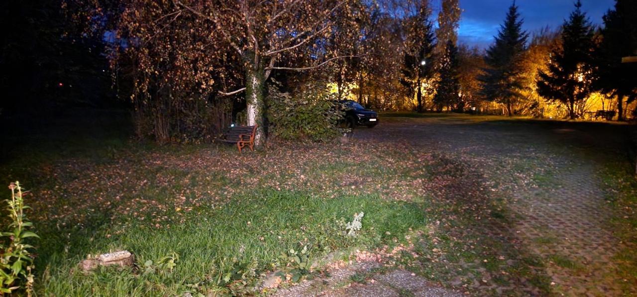 Darkwolf House Lägenhet Merseburg Exteriör bild